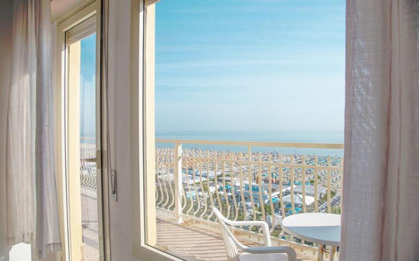 Hotel Buenos Aires Cervia Exterior photo