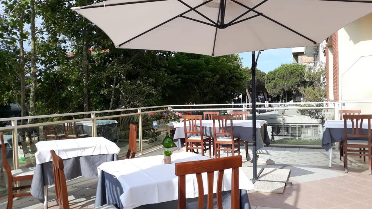 Hotel Buenos Aires Cervia Exterior photo