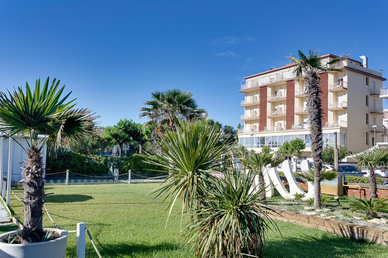 Hotel Buenos Aires Cervia Exterior photo