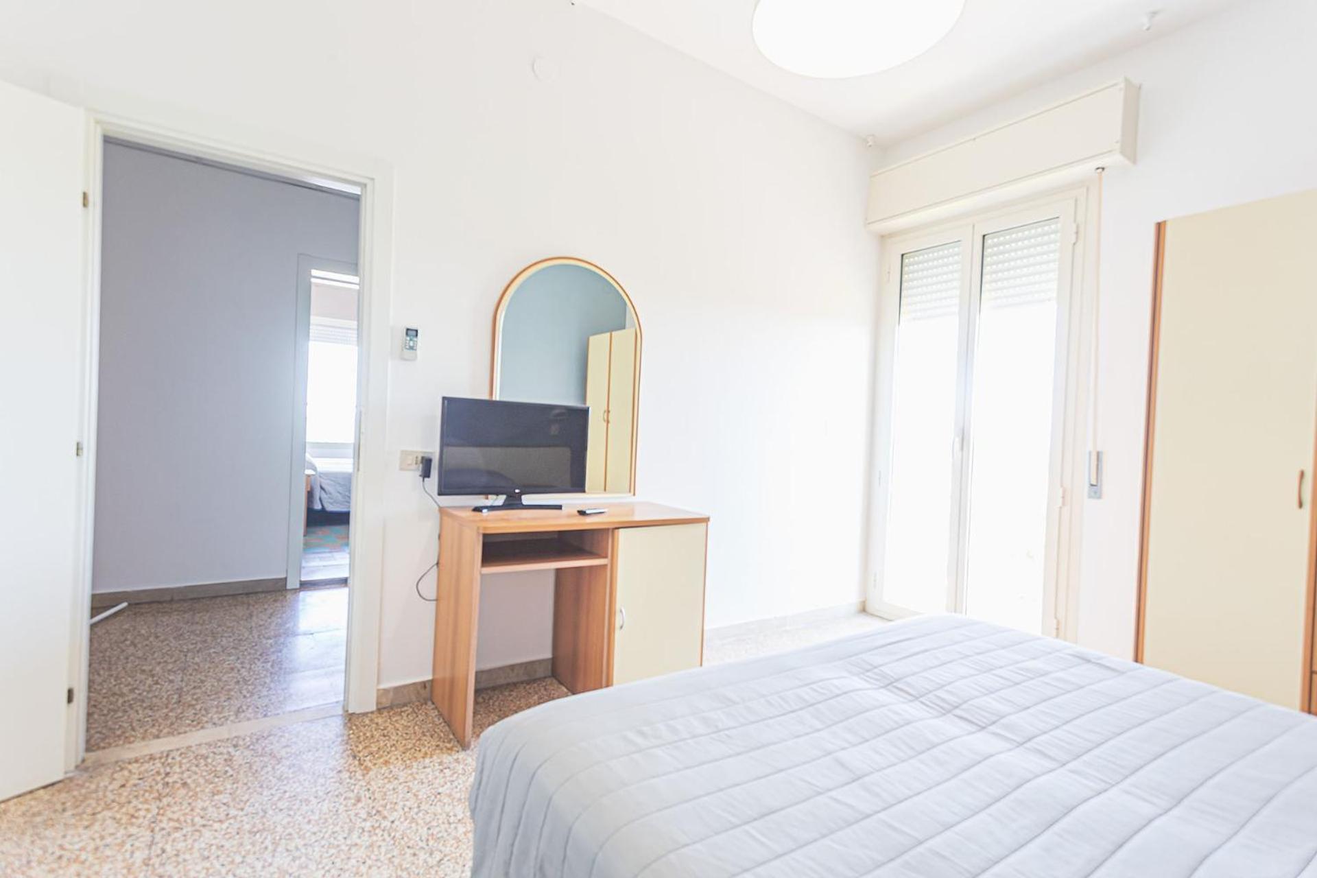 Hotel Buenos Aires Cervia Exterior photo