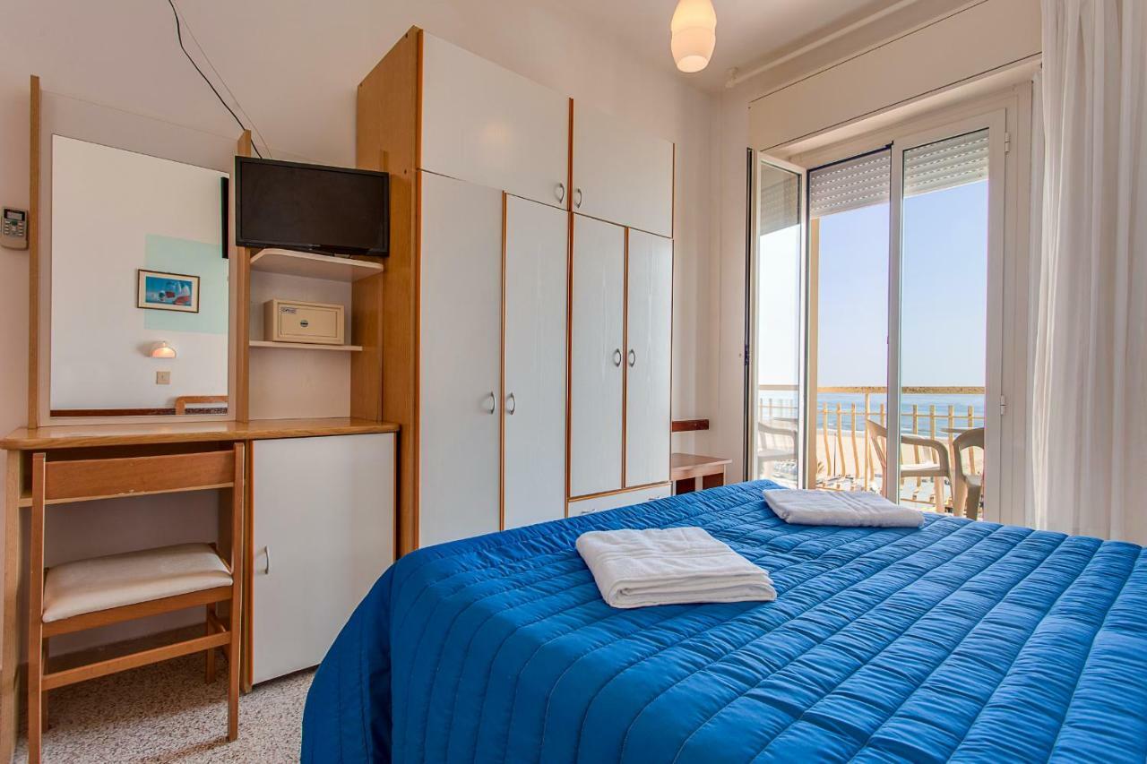 Hotel Buenos Aires Cervia Exterior photo